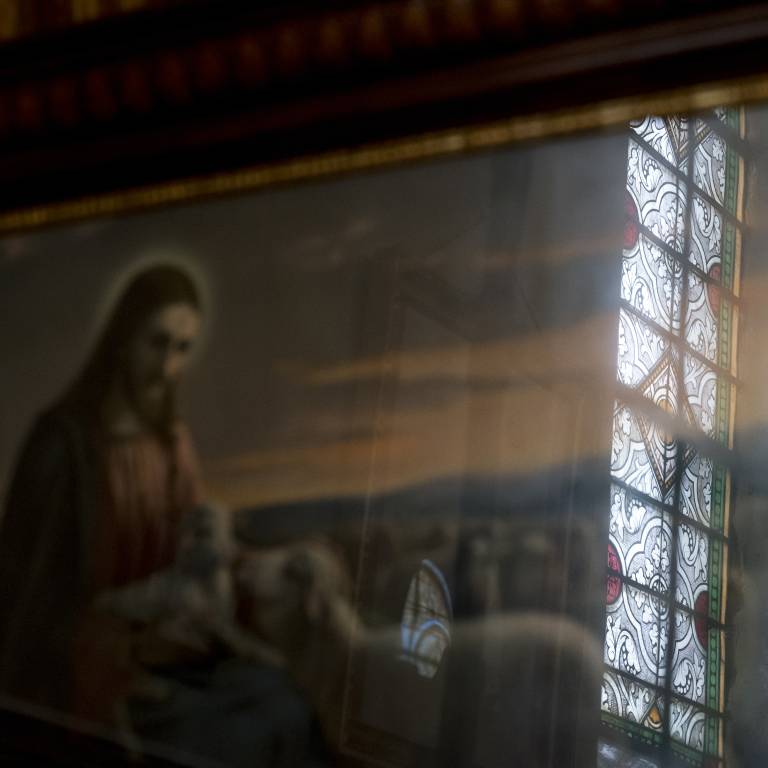 Reflet sur un tableau sous verre  